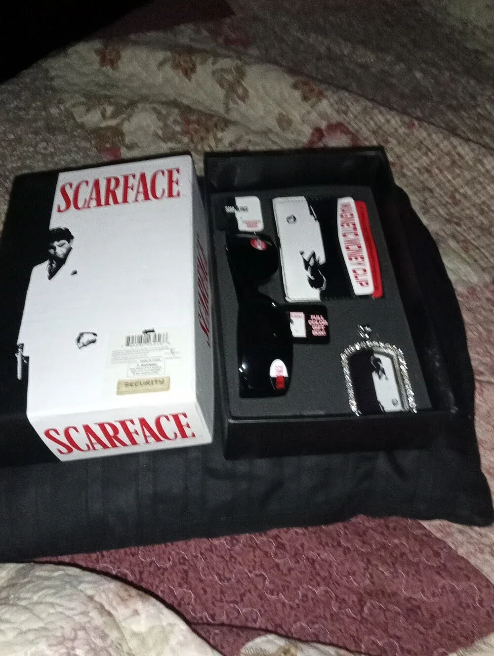 VHTF MIB Scarface Gift Box Set Sunglasses Wallet & Necklace